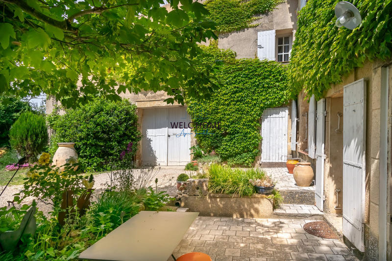 Maison - 213 m² - 8 pièces