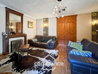 Maison - 185 m² - 8 pièces