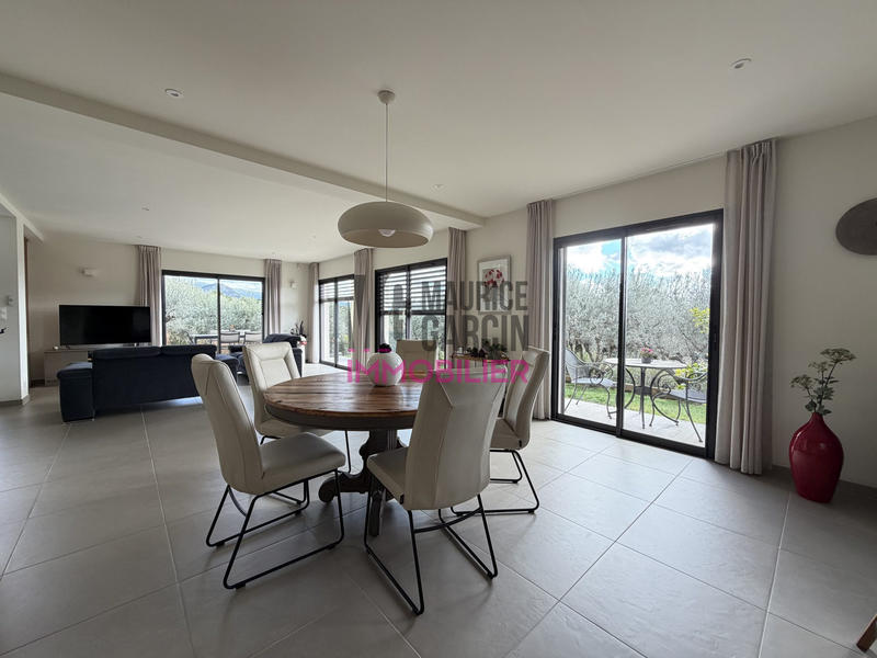 Maison - 180 m² - 6 pièces