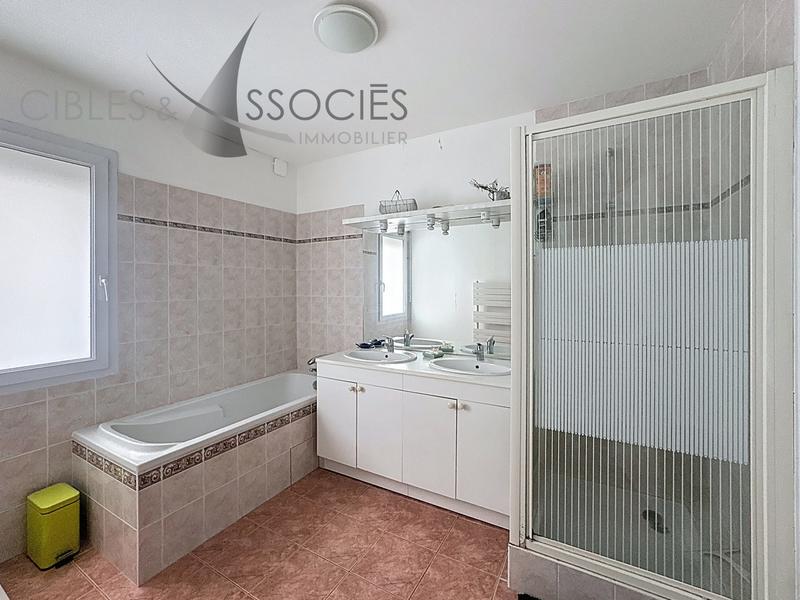 Maison contemporaine - 200 m² - 6 pièces