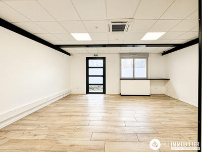 Local commercial - 89 m² - 4 pièces