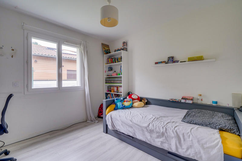 Maison - 180 m² - 8 pièces