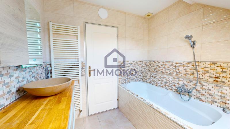 Maison - 150 m² - 7 pièces