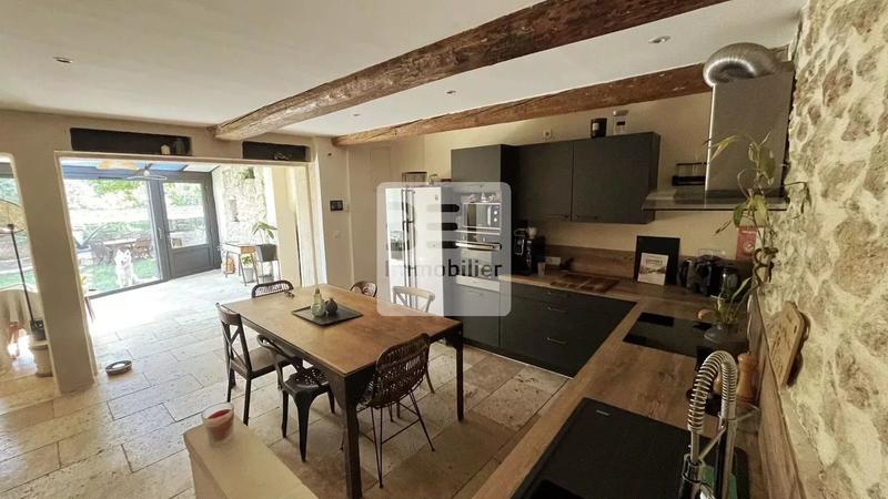 Corps de ferme - 212 m² - 11 pièces