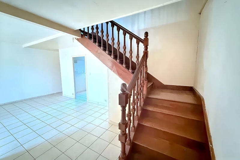 Maison - 229 m² - 9 pièces
