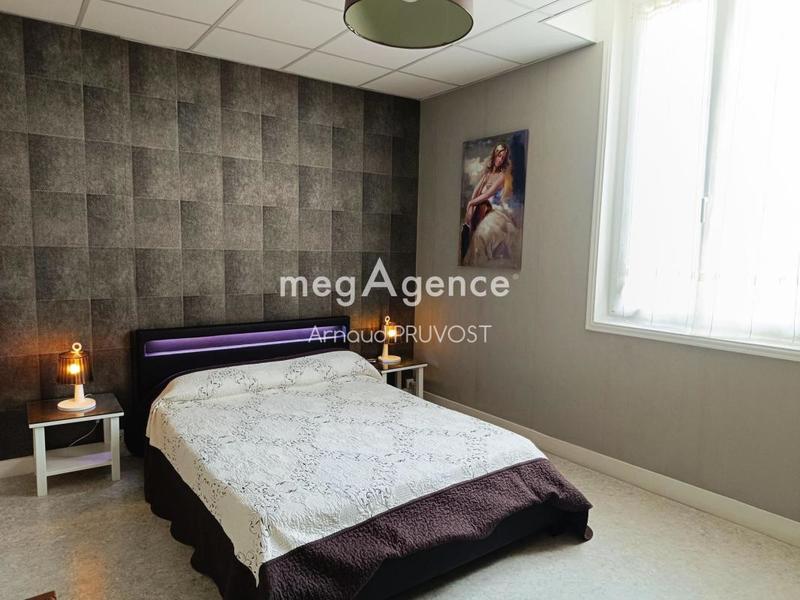 Maison - 238 m² - 10 pièces