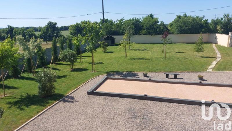 Maison - 240 m² - 7 pièces