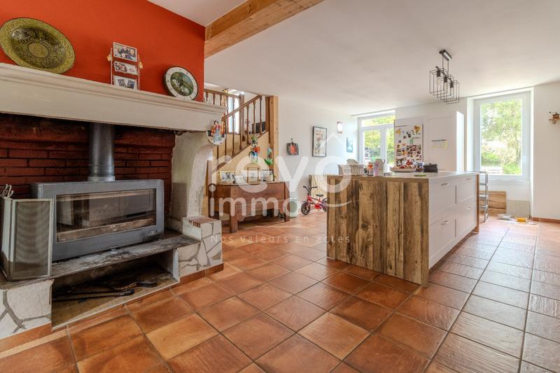 Maison - 215 m² - 6 pièces