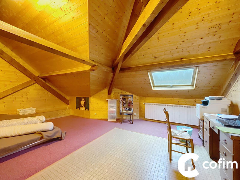 Maison - 349 m² - 6 pièces