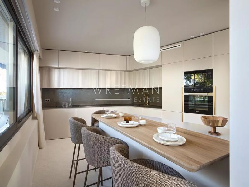 Appartement - 281 m² - 6 pièces