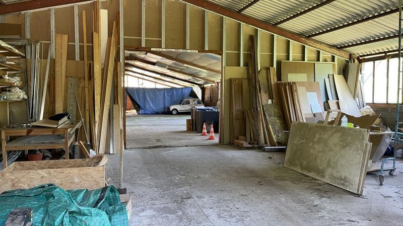 Maison - 1 000 m² - 3 pièces