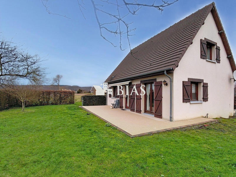 Maison - 90 m² - 6 pièces