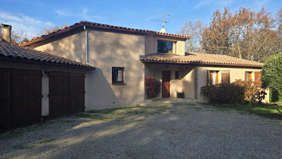 Maison - 180 m² - 6 pièces