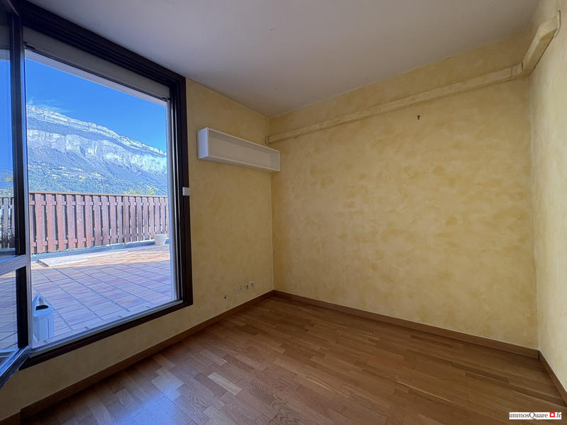 Appartement - 99 m² - 4 pièces