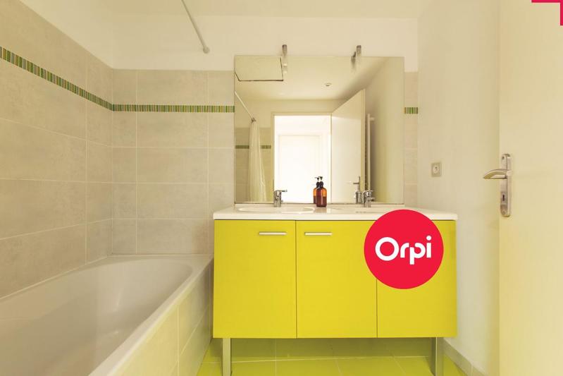 Maison - 98 m² - 5 pièces