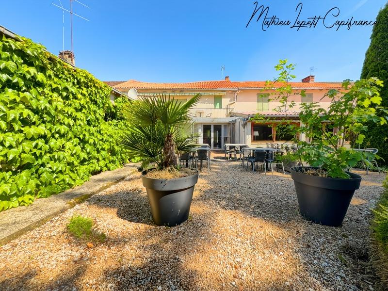 Maison en pierre - 550 m² - 14 pièces