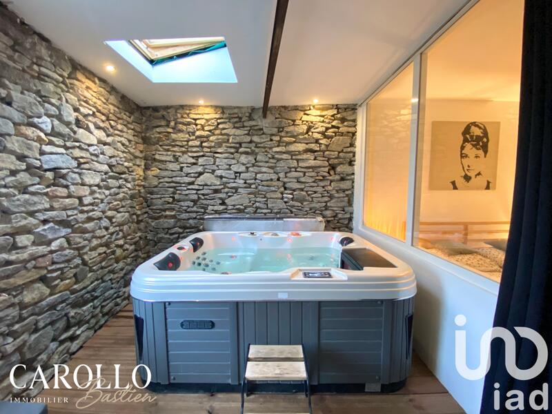 Maison - 310 m² - 10 pièces