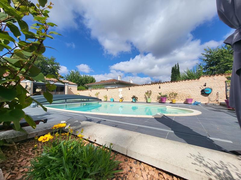 Villa - 269 m² - 10 pièces