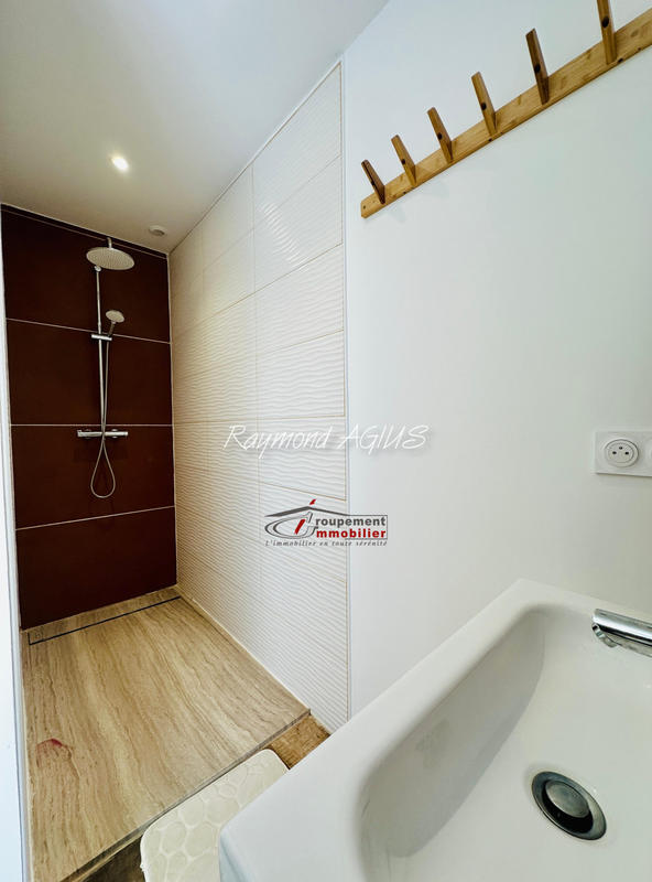 Maison - 330 m² - 14 pièces