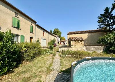 Maison - 335 m² - 13 pièces