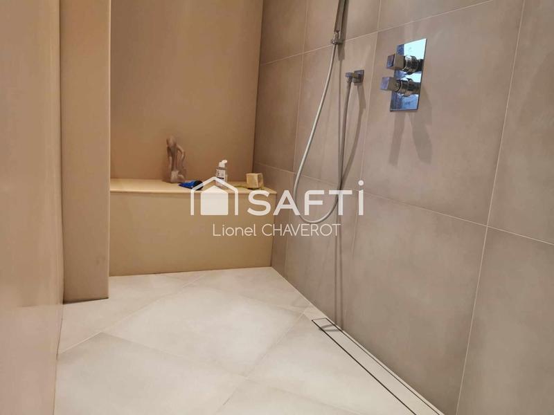 Maison - 200 m² - 7 pièces