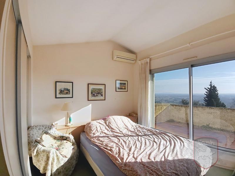 Maison - 180 m² - 5 pièces