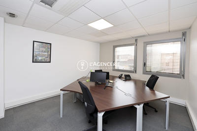 Bureau - 130 m² - 7 pièces