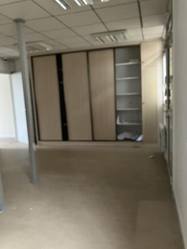 Local commercial - 60 m² - 4 pièces