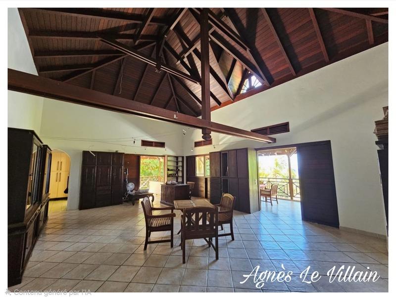 Villa - 263 m² - 15 pièces