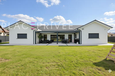 Maison - 300 m² - 9 pièces