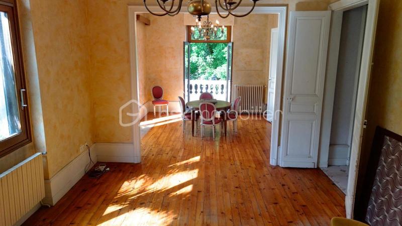 Demeure - 298 m² - 12 pièces