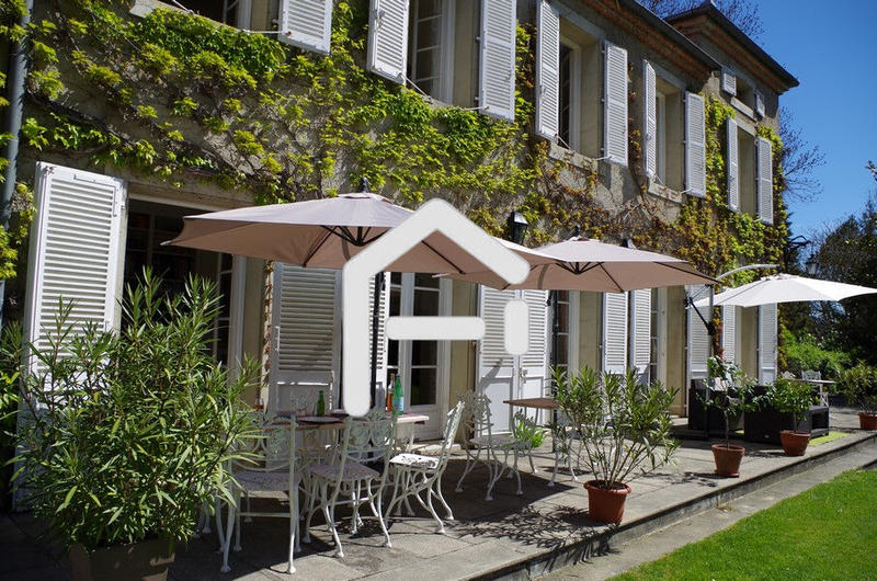 Maison de maîtres - 600 m² - 13 pièces