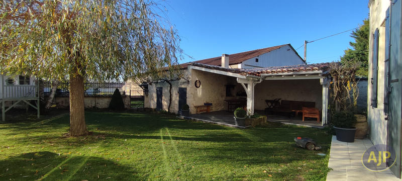 Maison - 281 m² - 9 pièces