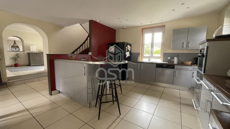 Maison - 383 m² - 13 pièces