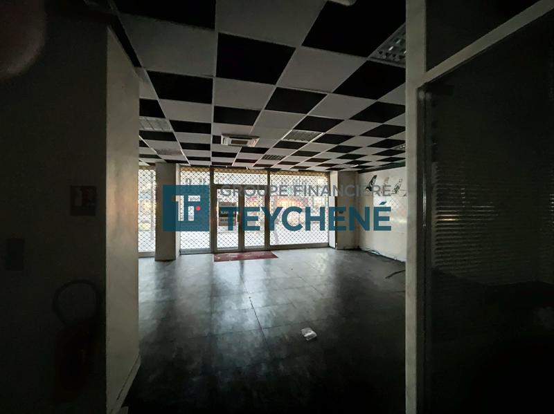 Local commercial - 235 m²