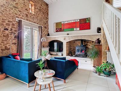 Maison - 550 m² - 16 pièces