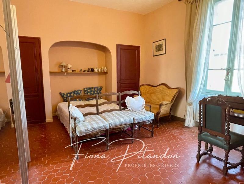 Maison - 357 m² - 13 pièces