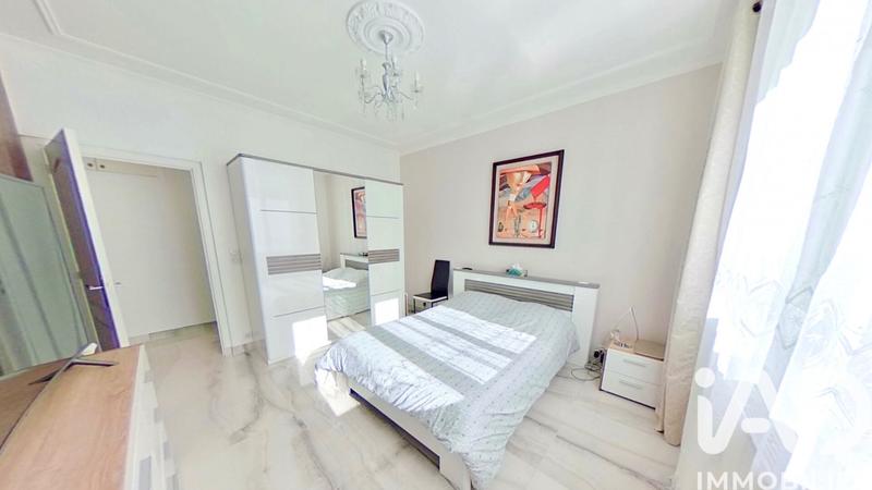 Maison - 280 m² - 10 pièces