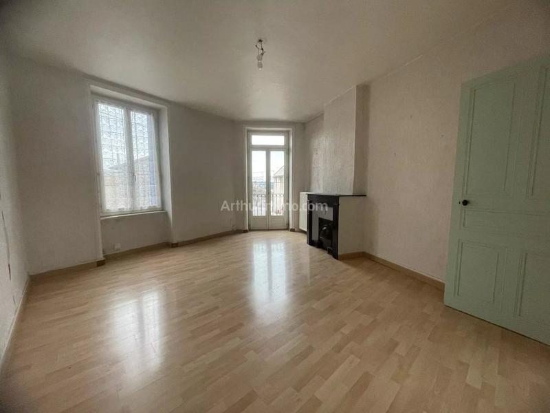 Maison - 220 m² - 12 pièces