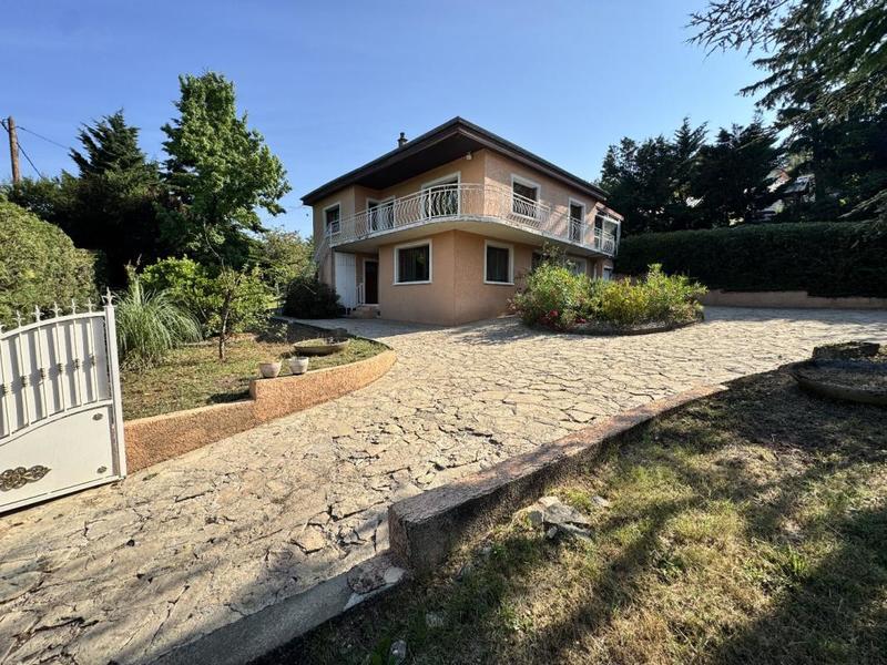 Maison - 152 m² - 7 pièces