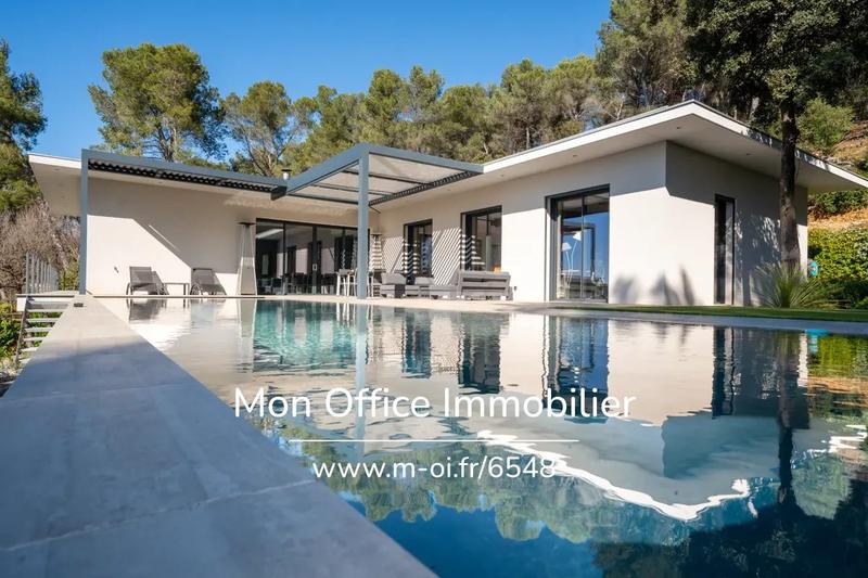 Maison - 280 m² - 6 pièces