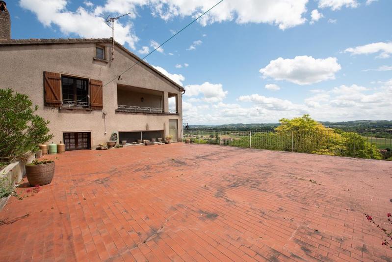 Maison - 207 m² - 8 pièces