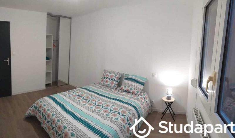 Chambre - 11 m² - 1 pièce