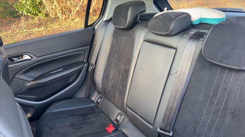 Peugeot 308 II 2.0 BlueHDi 150 Feline