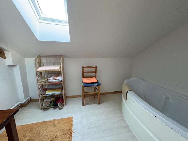 Maison en pierre - 203 m² - 7 pièces