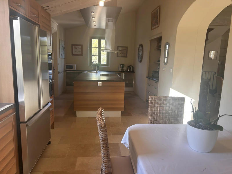 Maison traditionnelle - 180 m² - 6 pièces