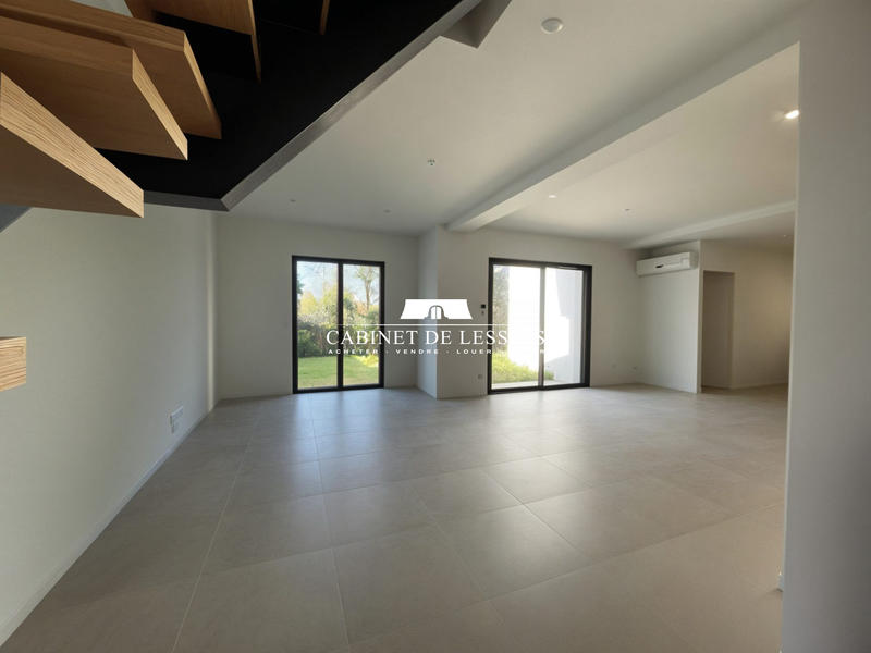 Maison - 121 m² - 5 pièces