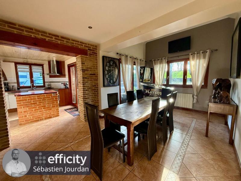 Maison - 136 m² - 6 pièces