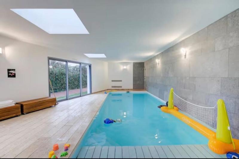 Maison - 280 m² - 7 pièces