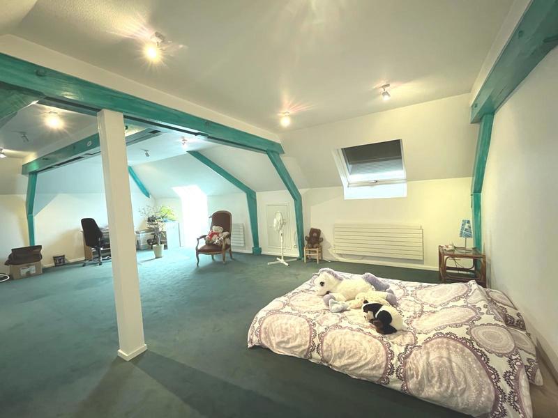 Maison - 185 m² - 7 pièces